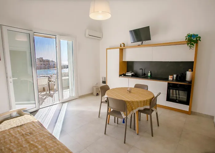 Lo Scirocco アパート ナルド